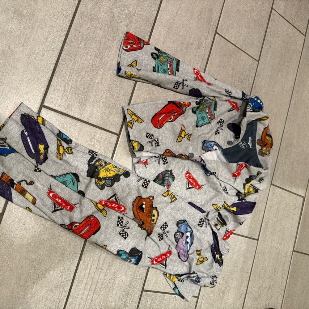 Disney Kids Gray Pajama Set with Multicolor Cars Print